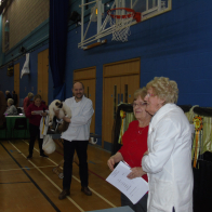 8 Judge Mrs B Shingleton talks to Miss J Tonkinson with Mlyward Xerxes